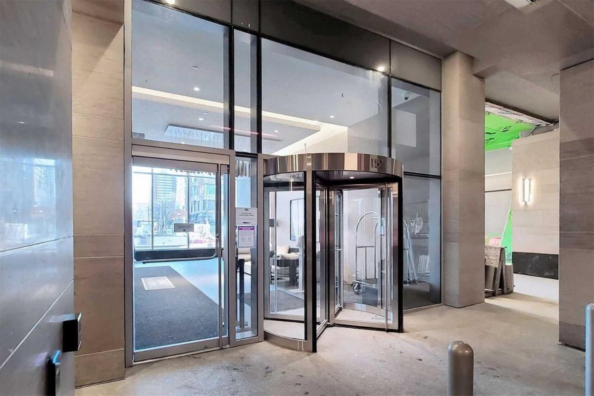 2 Bedroom Plus Den Condo Toronto Esterno foto